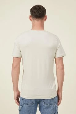 Cotton On Men Tbar Text T-Shirt -boohooMAN store 3610951 121 3 scaled