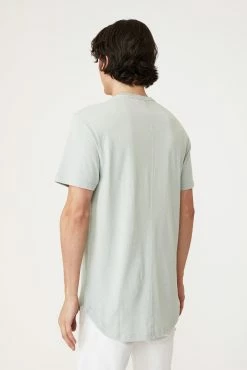 Cotton On Men Scooped Hem T-Shirt -boohooMAN store 3611468 08 3 scaled
