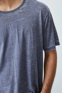 Cotton On Men Scooped Hem T-Shirt -boohooMAN store 3611468 30 4 scaled