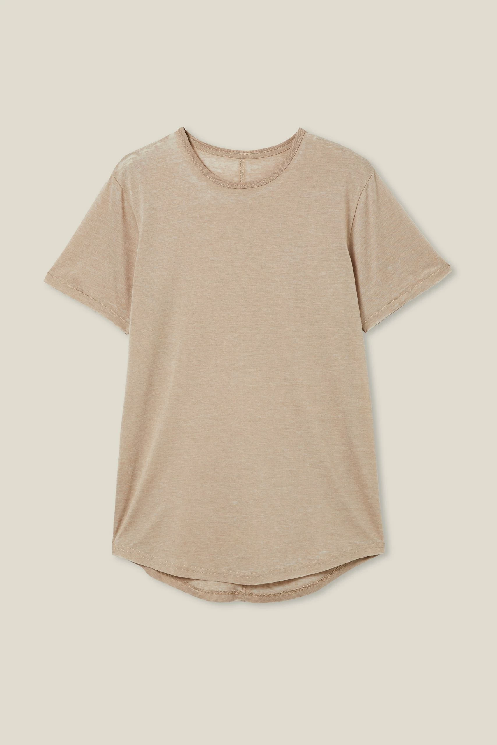 Cotton On Men Scooped Hem T-Shirt 4 Cotton On Men Scooped Hem T-Shirt - Image 4