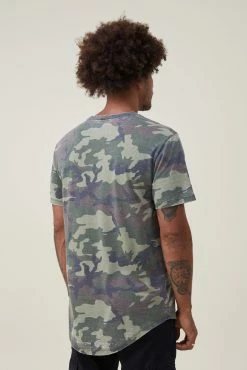 Cotton On Men Scooped Hem T-Shirt -boohooMAN store 3611468 43 3 scaled