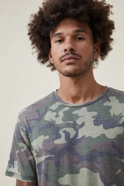 Cotton On Men Scooped Hem T-Shirt -boohooMAN store 3611468 43 4 scaled