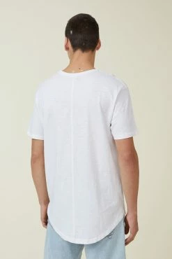 Cotton On Men Scooped Hem T-Shirt 5 Cotton On Men Scooped Hem T-Shirt -boohooMAN store 3611468 46 3 scaled