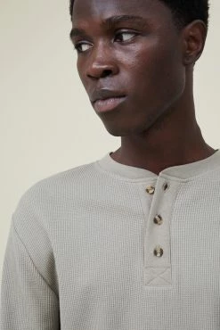 Cotton On Men Textured Long Sleeve Tshirt 7 Cotton On Men Textured Long Sleeve Tshirt -boohooMAN store 3611693 37 4 scaled