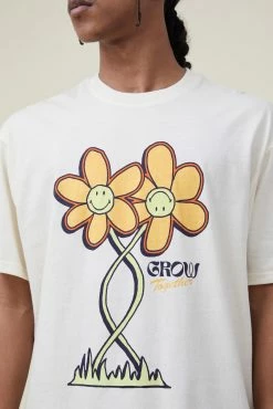 Cotton On Men Smiley Loose Fit T-Shirt -boohooMAN store 3612043 02 4 scaled