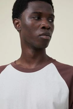 Cotton On Men Loose Fit Raglan T-Shirt 7 Cotton On Men Loose Fit Raglan T-Shirt -boohooMAN store 3612079 03 4 scaled