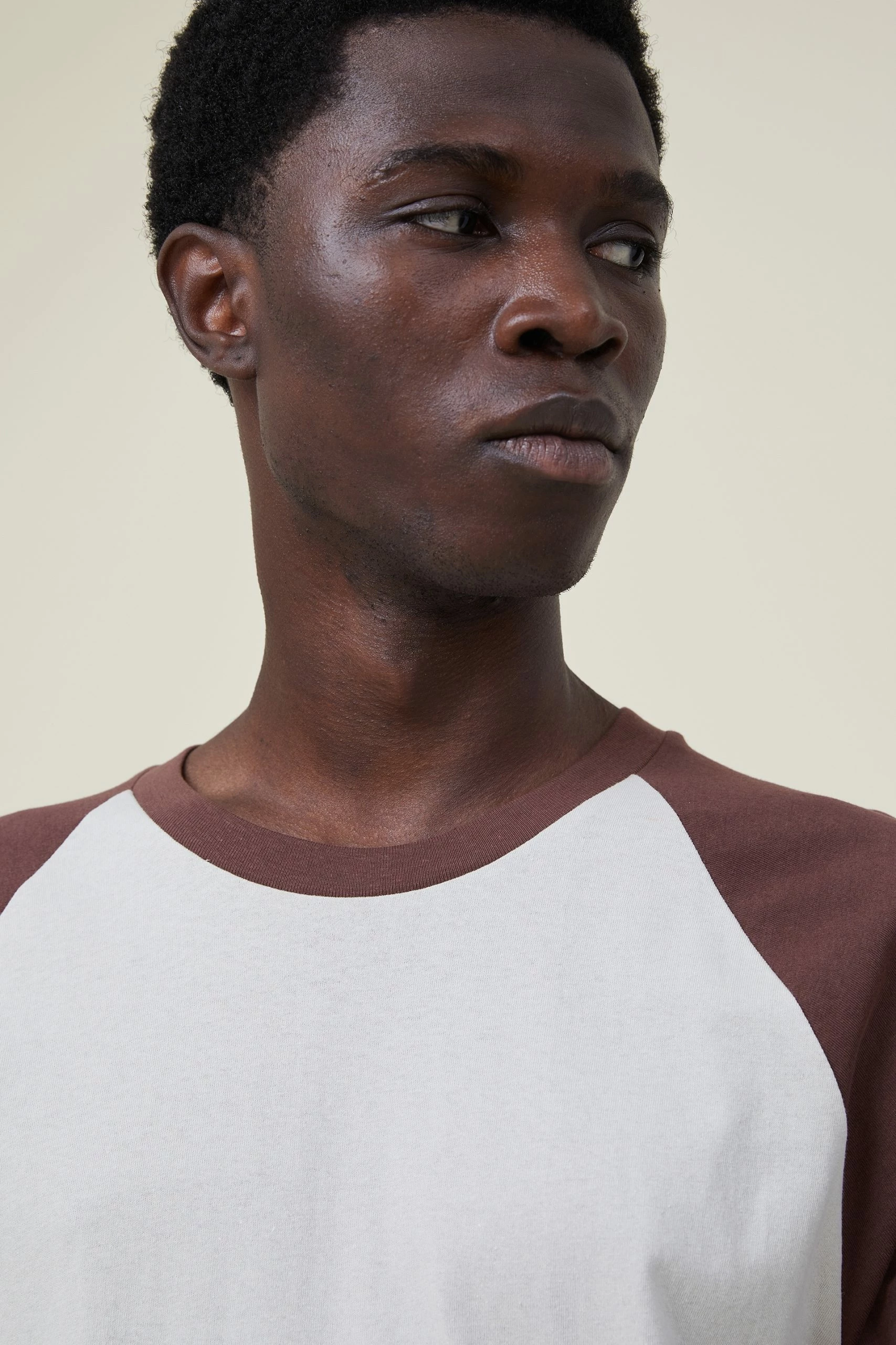 Cotton On Men Loose Fit Raglan T-Shirt 4 Cotton On Men Loose Fit Raglan T-Shirt - Image 4