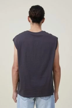 Cotton On Men Oversized Graphic Muscle -boohooMAN store 3612161 06 3 scaled