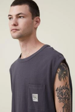 Cotton On Men Western Muscle -boohooMAN store 3612164 04 4 scaled